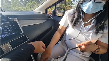 Surprised nurse encounters public sex with Pinay lovers